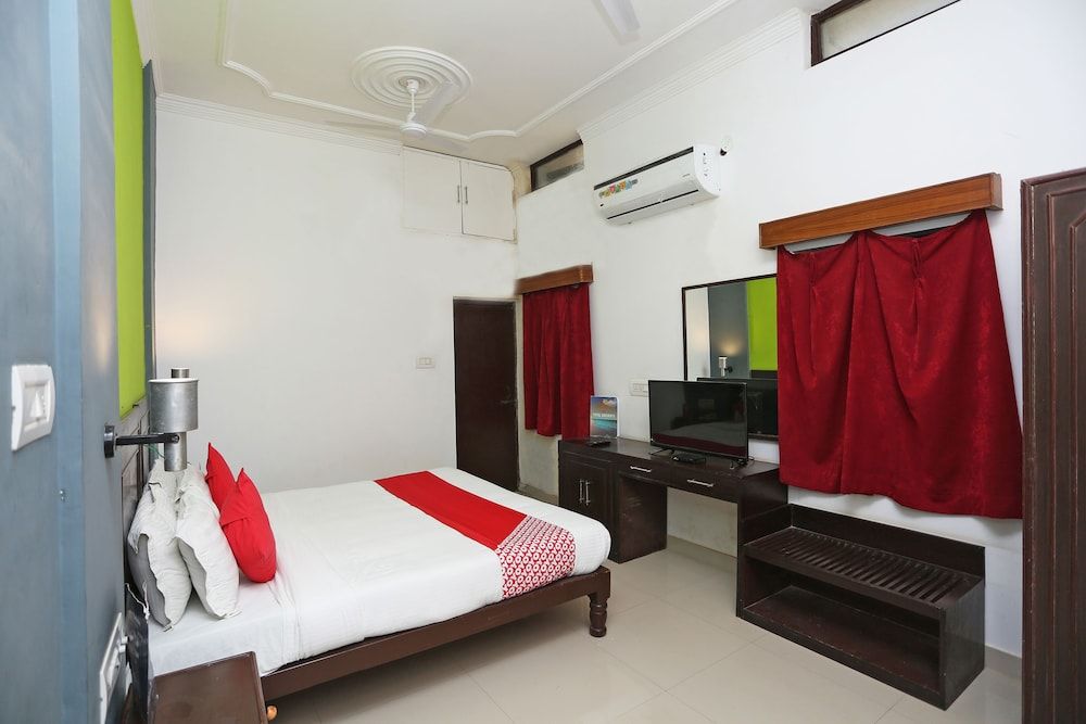 undefined OYO 2877 Hotel Narayana Palace 9