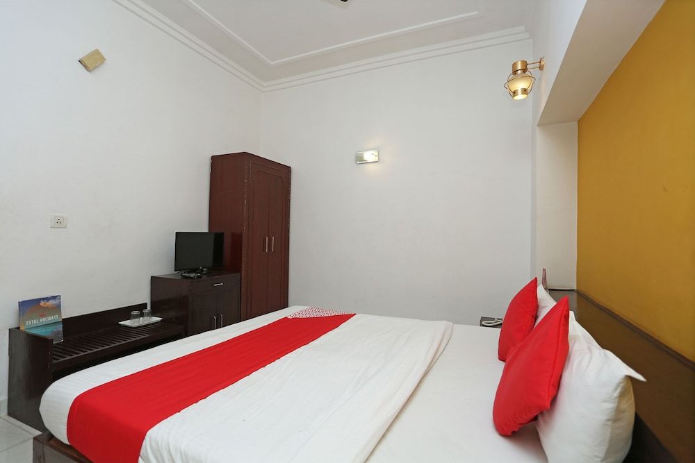 undefined OYO 2877 Hotel Narayana Palace 8