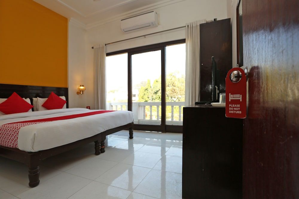 OYO 2877 Hotel Narayana Palace Double or Twin Room 21
