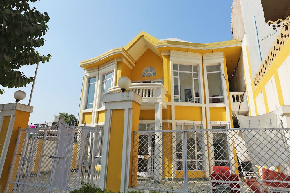 undefined OYO 2877 Hotel Narayana Palace 2
