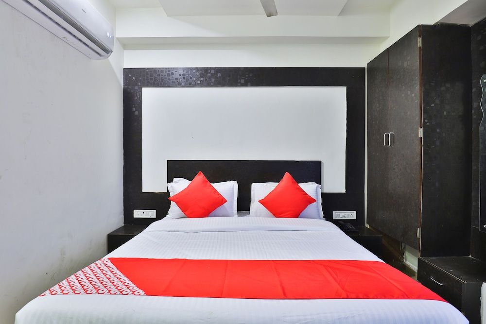 OYO 5904 Hotel Midway Inn Double or Twin Room 9