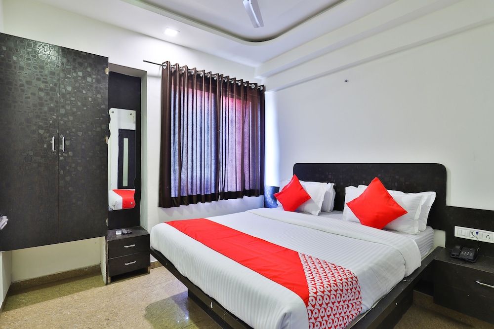 undefined OYO 5904 Hotel Midway Inn 6