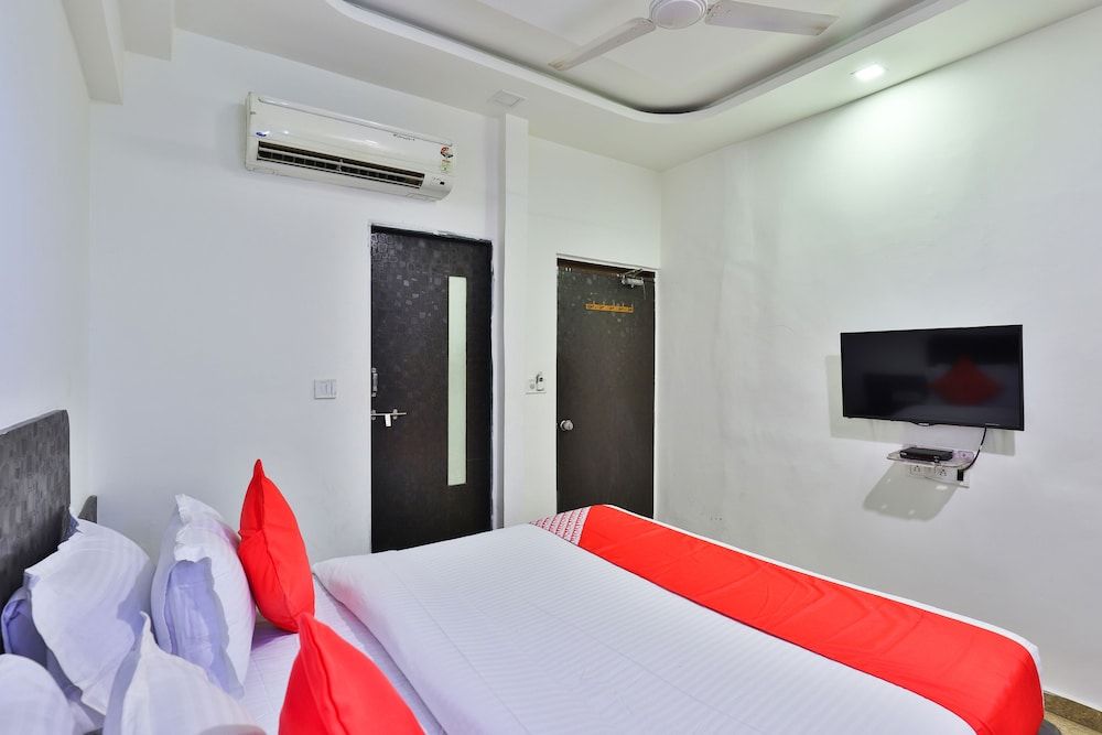 OYO 5904 Hotel Midway Inn Double or Twin Room 11