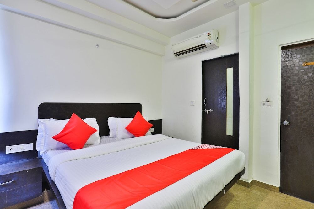 undefined OYO 5904 Hotel Midway Inn 10