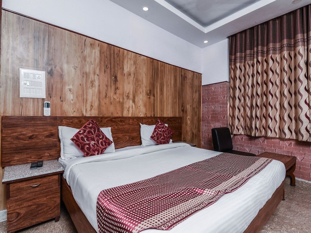 undefined OYO 7304 Stay Jangpura 6