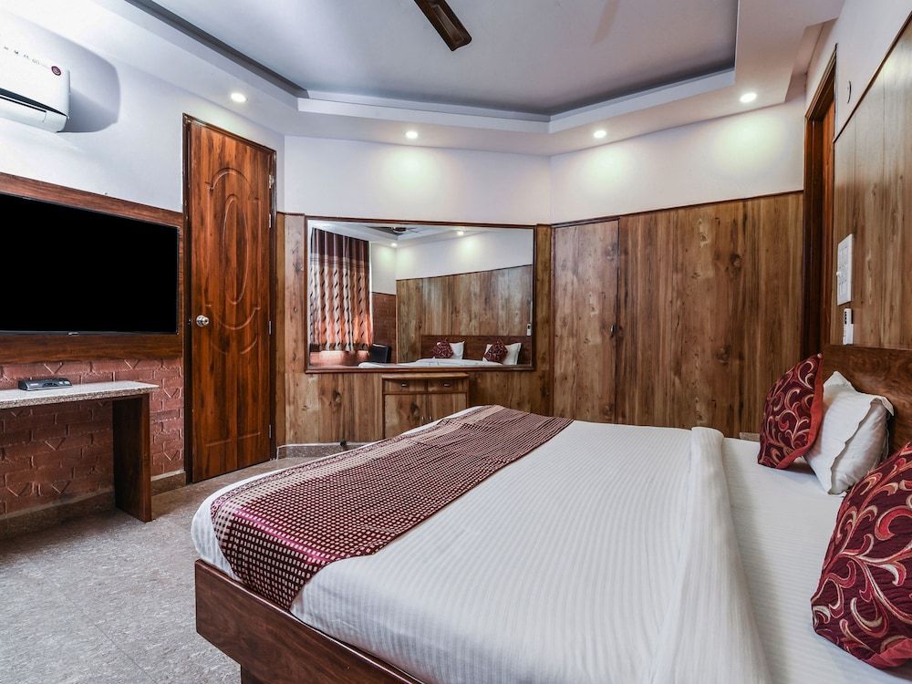 OYO 7304 Stay Jangpura Double or Twin Room 14