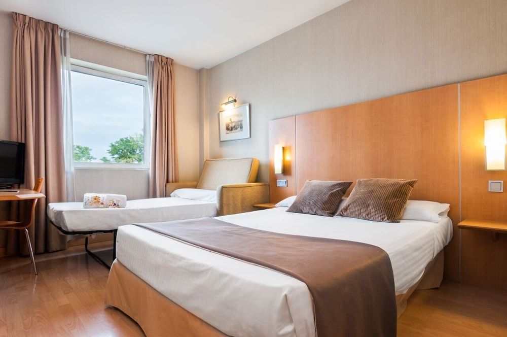 Double Room (with extra bed) (2 Adutls + 1 Child)