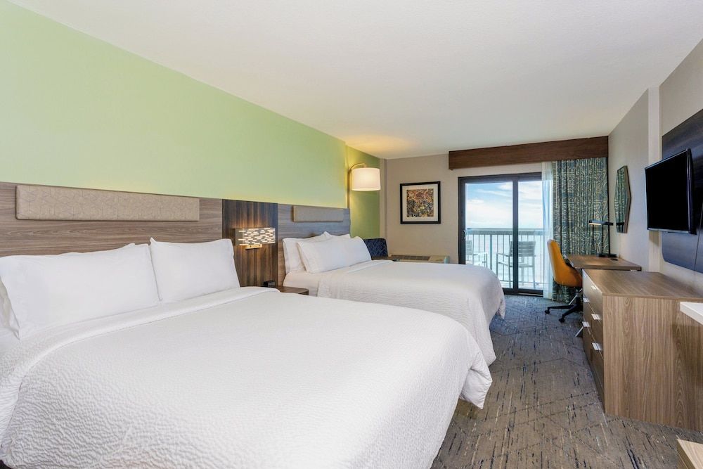 Standard Room, 2 Queen Beds, Balcony, Oceanfront (Low Floor)