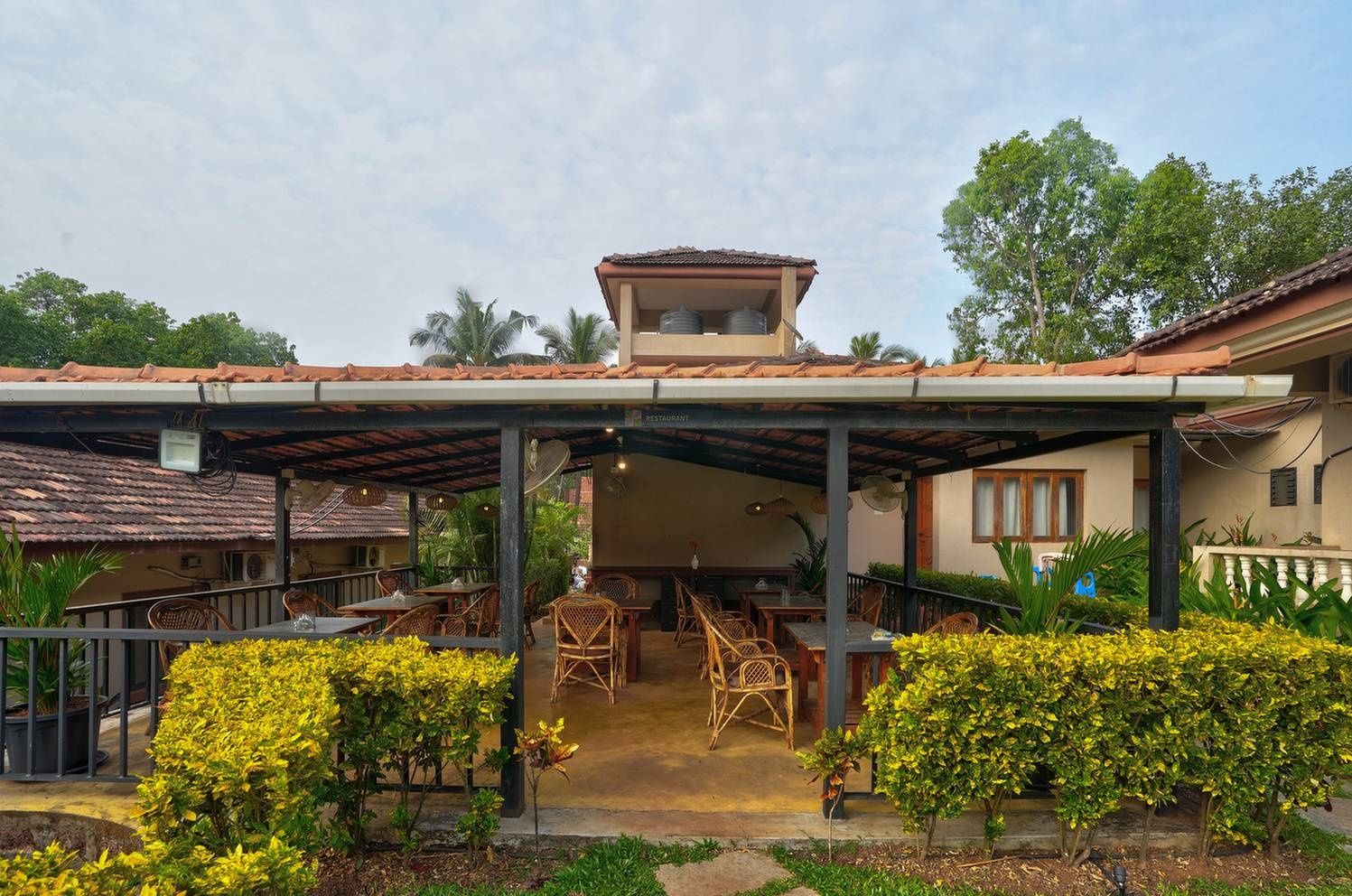 undefined Casa De Royale 8