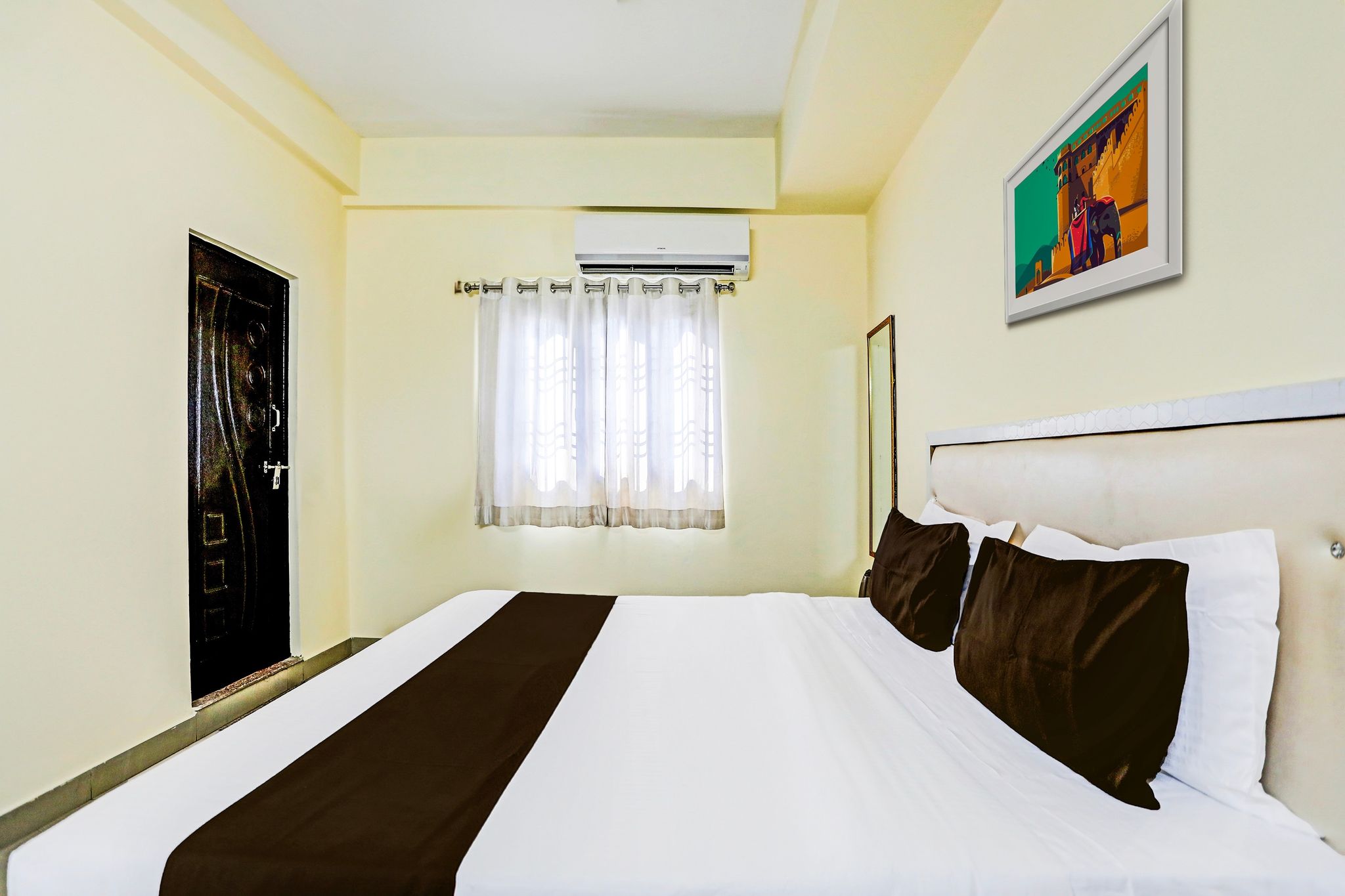 Super Hotel O Hyderabad Gate IIT BHU Classic Room 11
