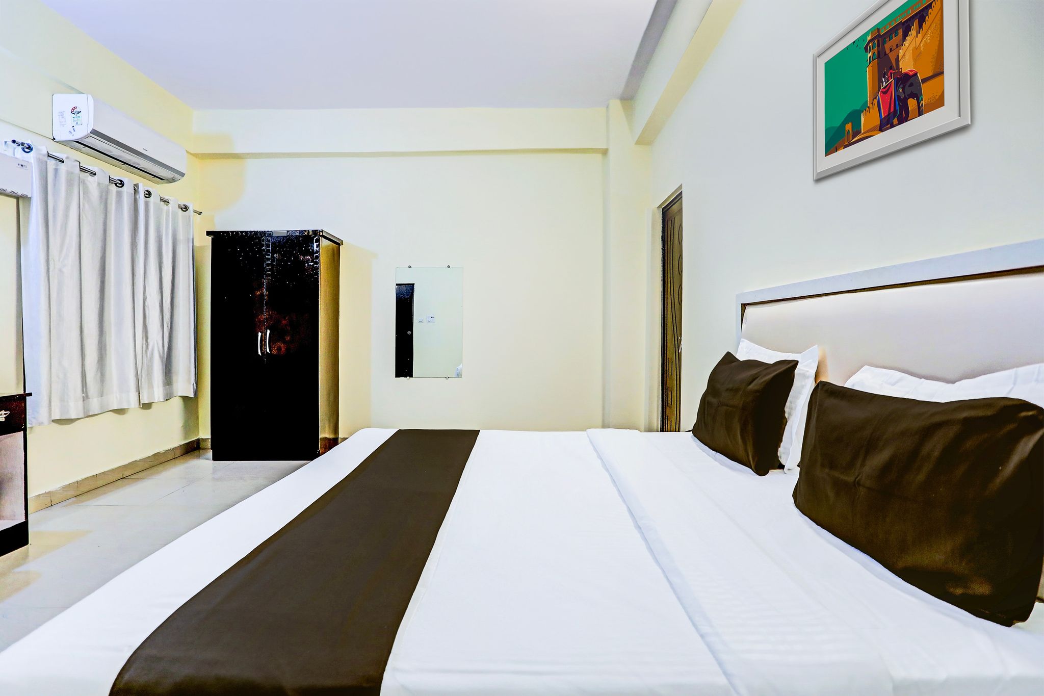 Super Hotel O Hyderabad Gate IIT BHU Classic Room 12
