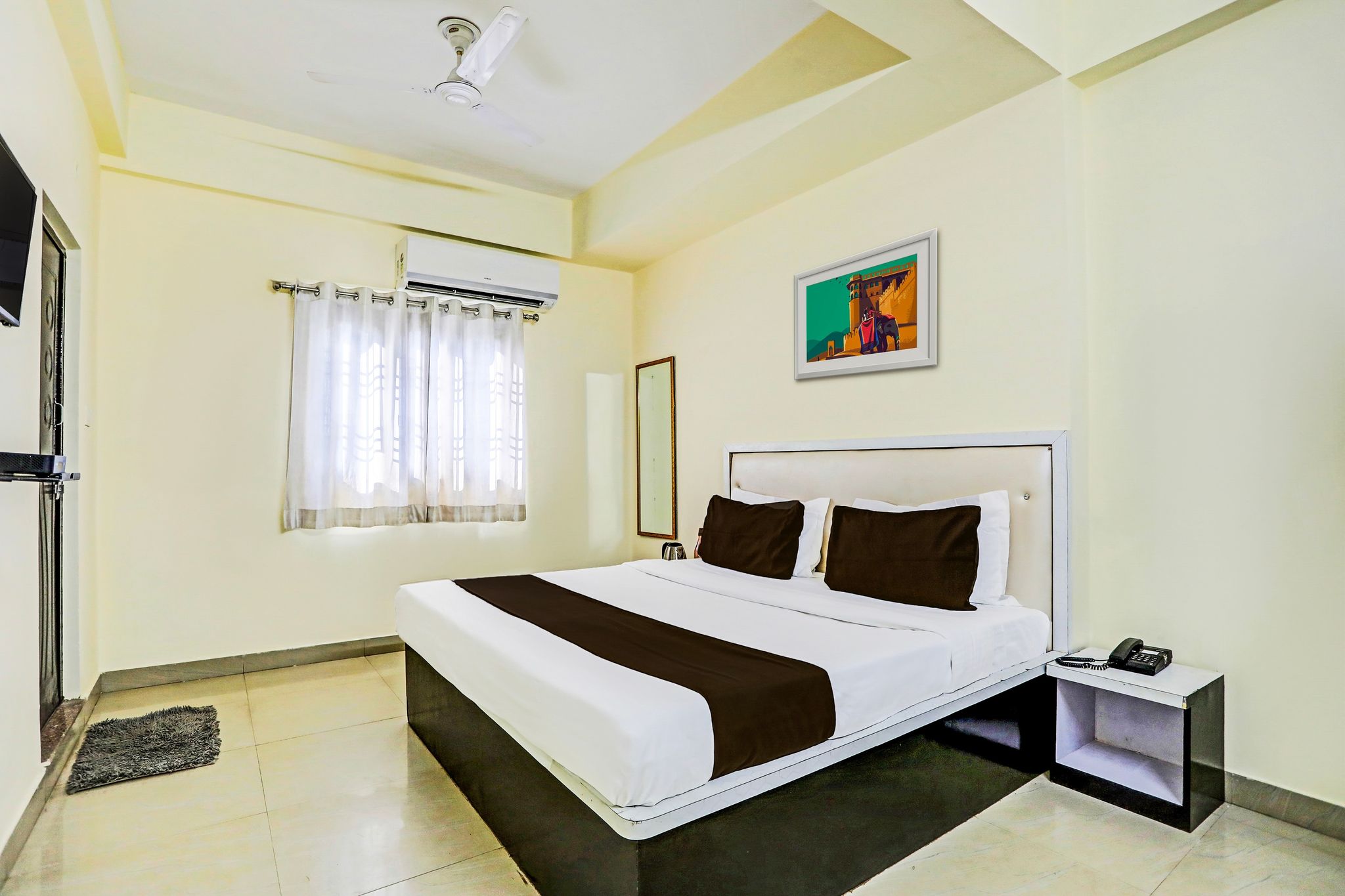 Super Hotel O Hyderabad Gate IIT BHU Classic Room 5