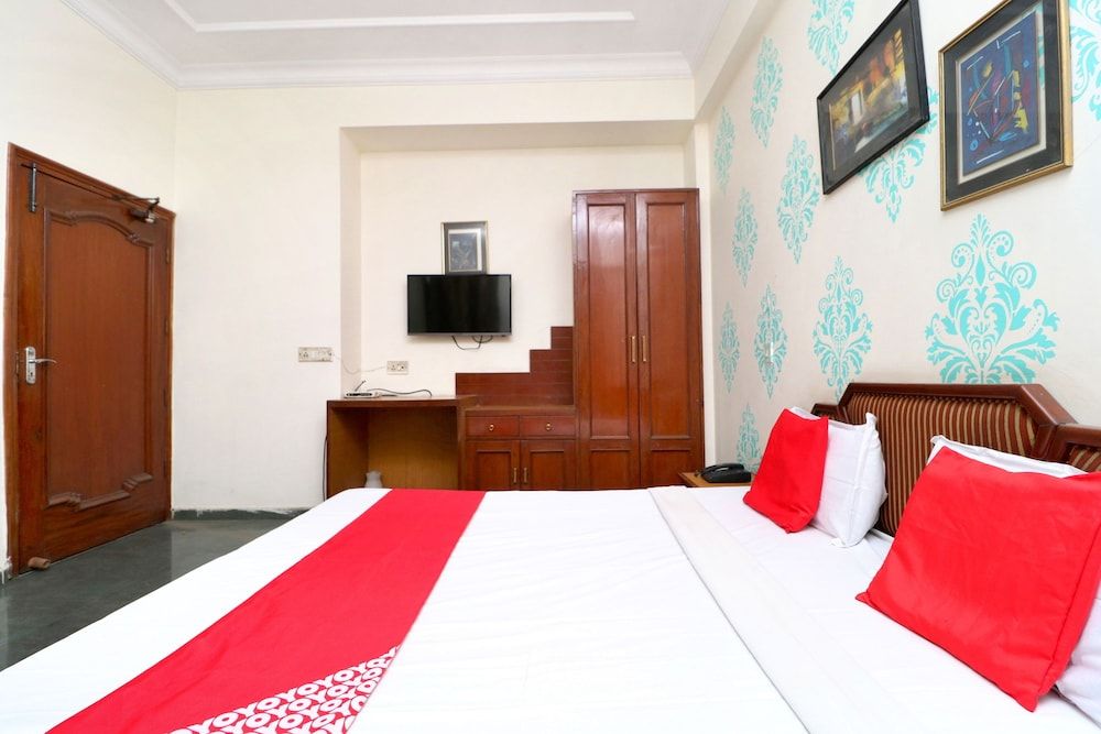 undefined OYO 8623 Hotel Destination 7