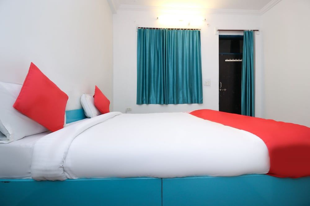 undefined OYO 15518 Hotel Amar 4