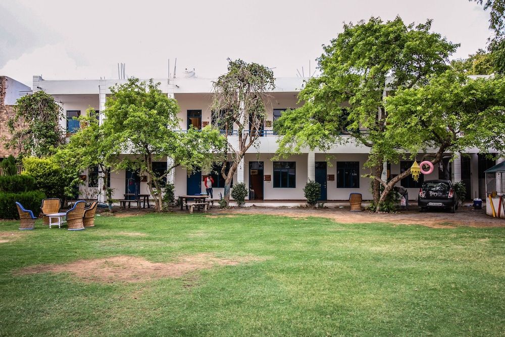 undefined OYO 15518 Hotel Amar