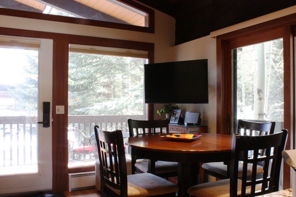 Vail Racquet Club Mountain Resort Traditional Condo, 1 Queen Bed, Kitchen, Mountain View (1 bedroom 1 bath condo) 14