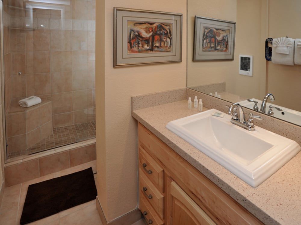 Vail Racquet Club Mountain Resort Traditional Condo, 2 Queen Beds, Kitchen (2 bedroom 2 bath condo) 7