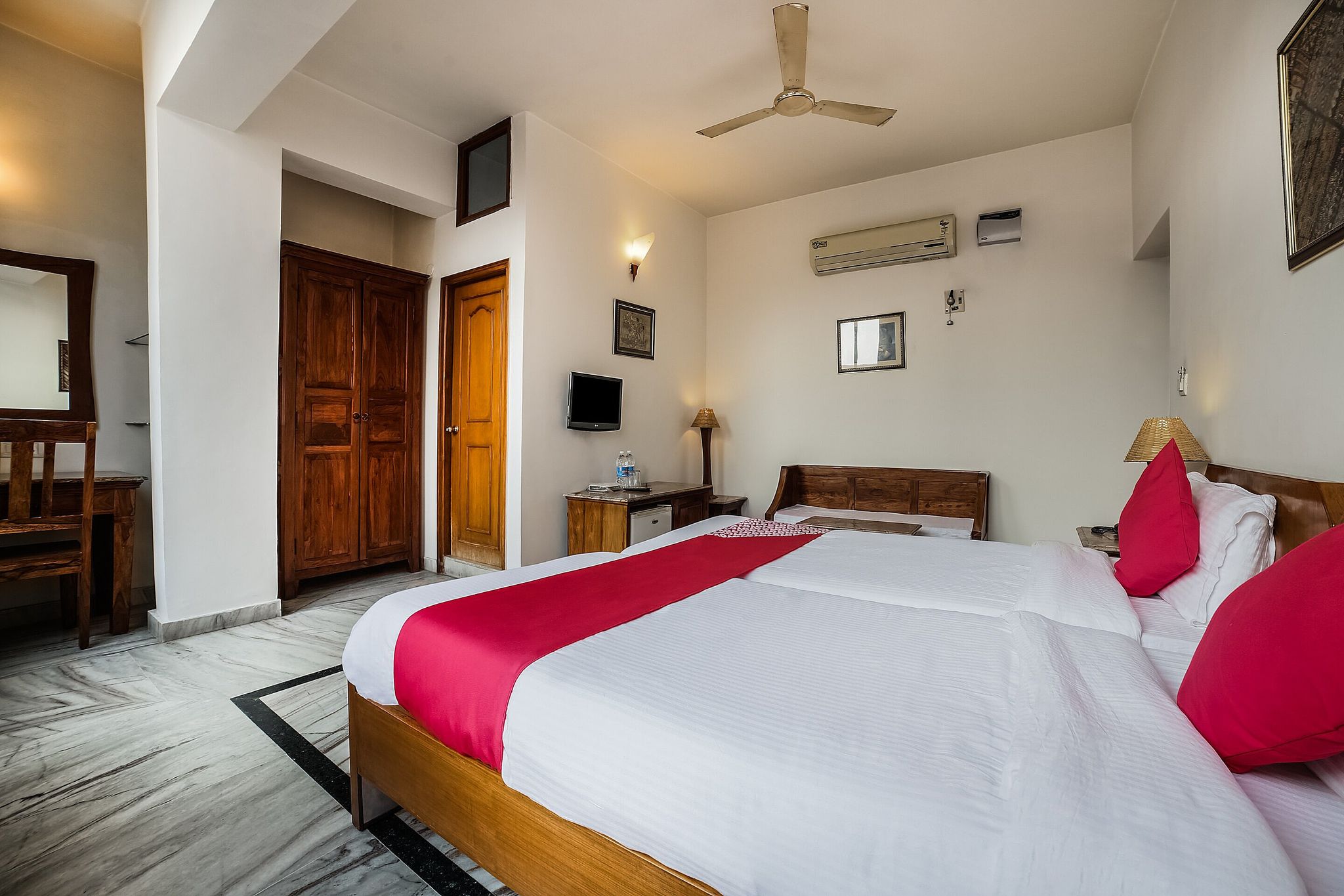 Super Hotel O Sansarchandra Road formerly Luna Rosa Classic 3
