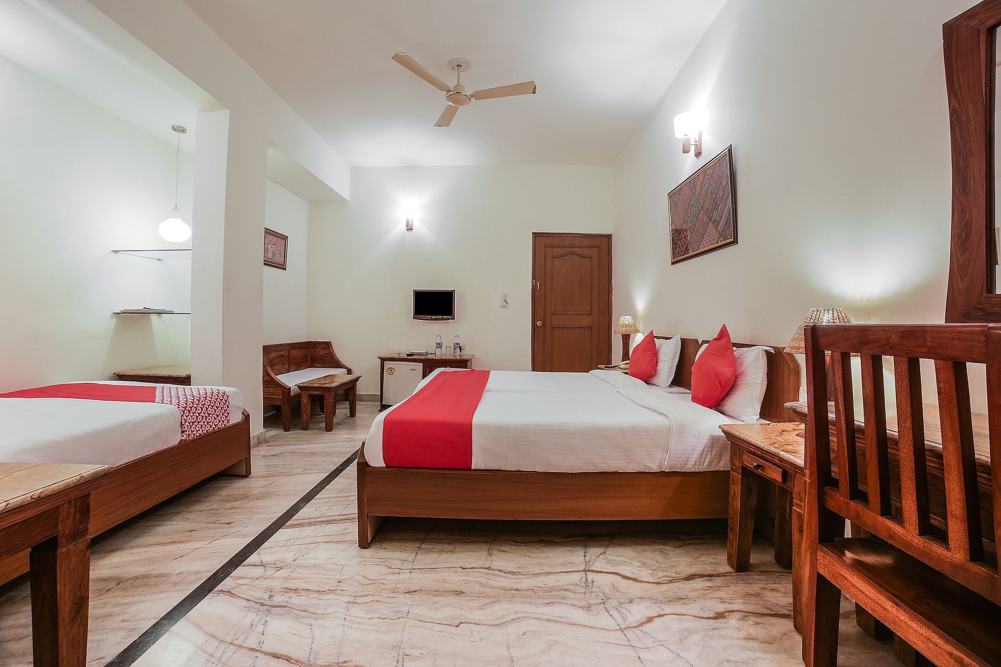 Super Hotel O Sansarchandra Road formerly Luna Rosa Classic 4