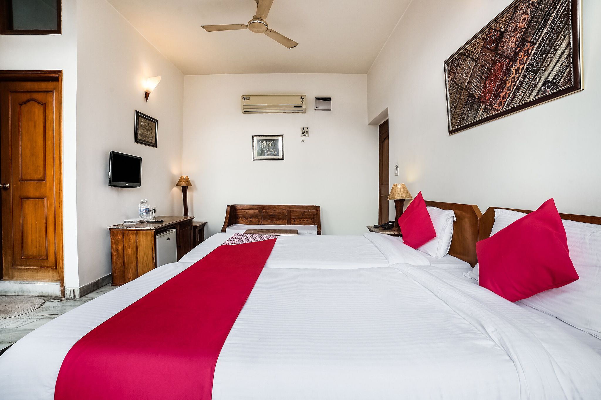Super Hotel O Sansarchandra Road formerly Luna Rosa Classic 8