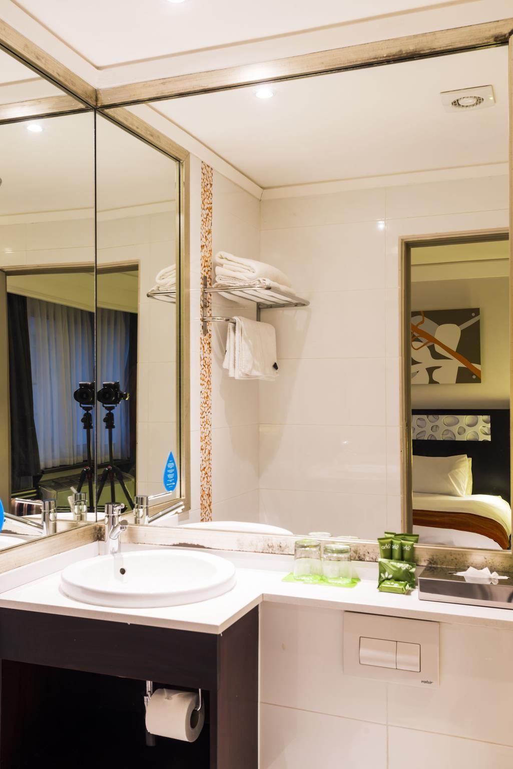 ONOMO Hotel Cape Town - Inn on the Square Standard Double Room 17