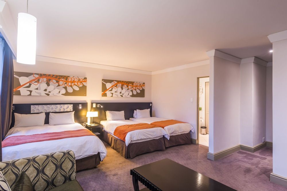 undefined ONOMO Hotel Cape Town - Inn on the Square 2