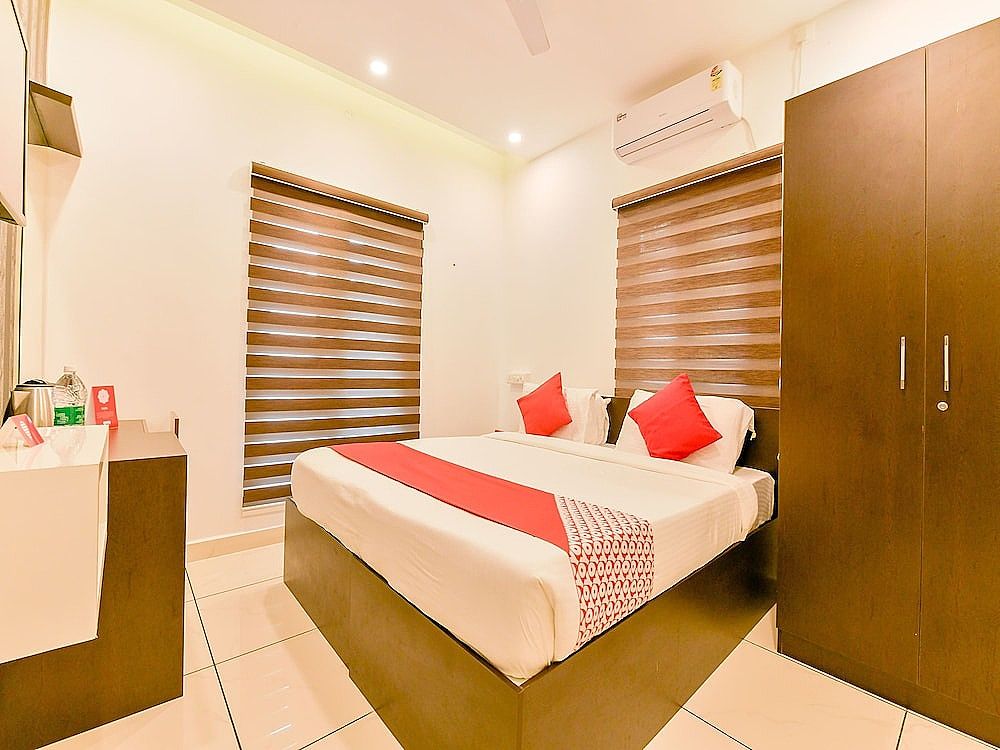 OYO 15973 F Square Double or Twin Room 16