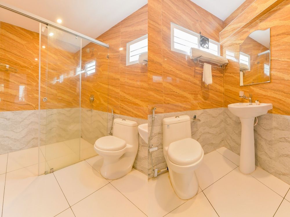 OYO 15973 F Square Deluxe Double or Twin Room 5