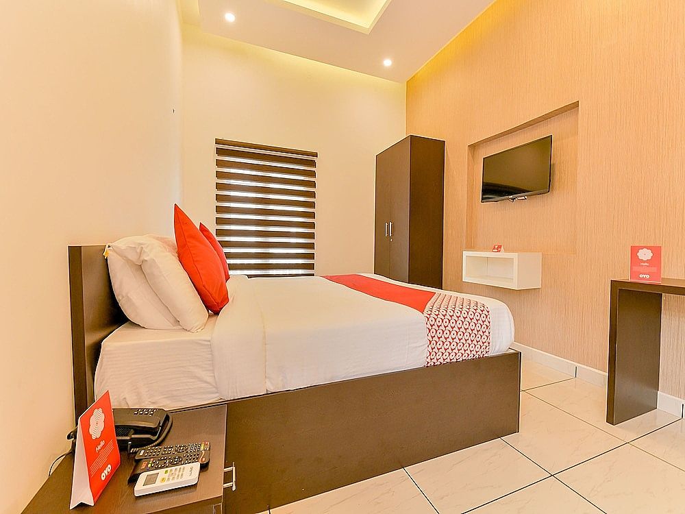 OYO 15973 F Square Double or Twin Room 8