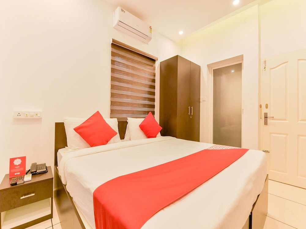 OYO 15973 F Square Double or Twin Room 5