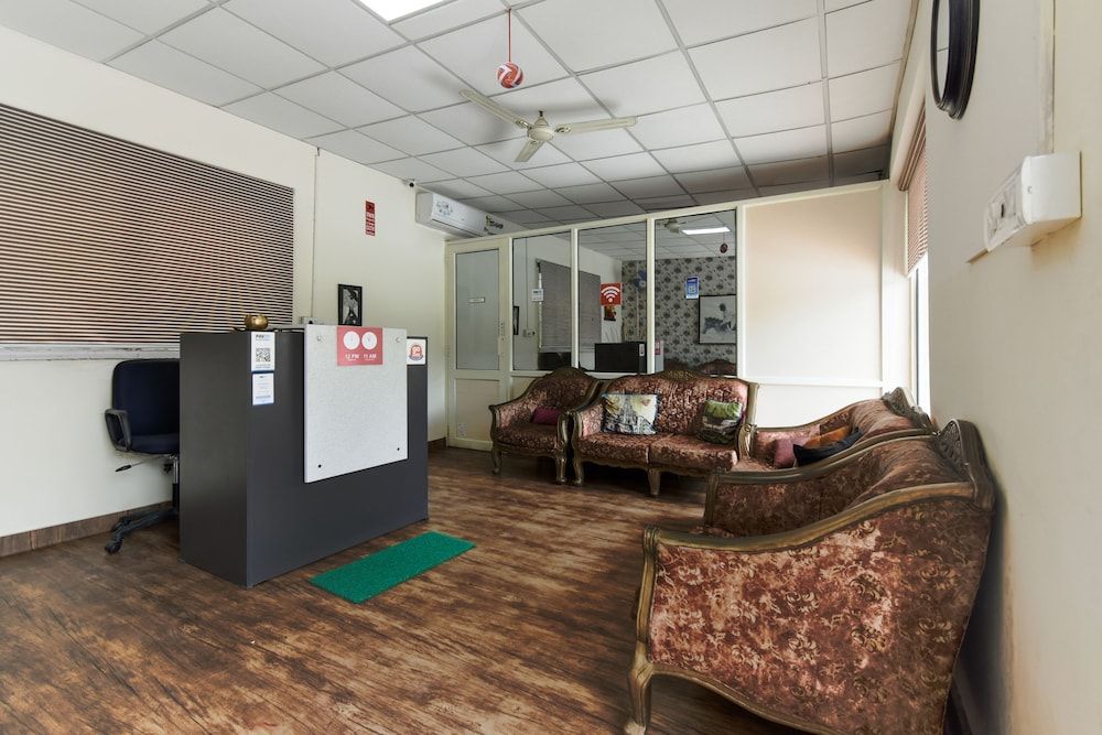 undefined OYO 46767 Hotel Skyview 3