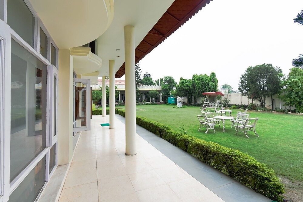 undefined OYO 46767 Hotel Skyview 8