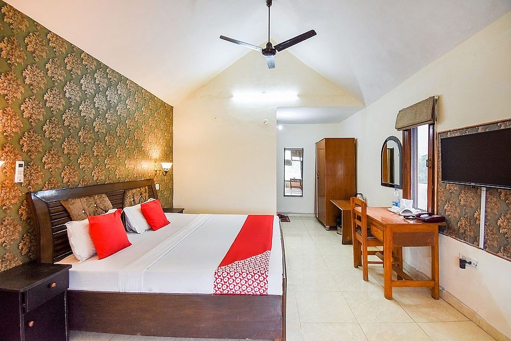 OYO 46767 Hotel Skyview Double or Twin Room 4