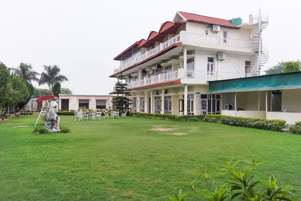 undefined OYO 46767 Hotel Skyview 6