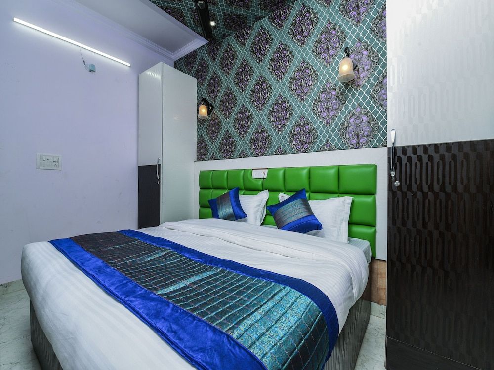 undefined OYO 15764 Hotel Akash Continental 4