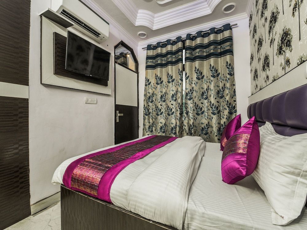 undefined OYO 15764 Hotel Akash Continental 3
