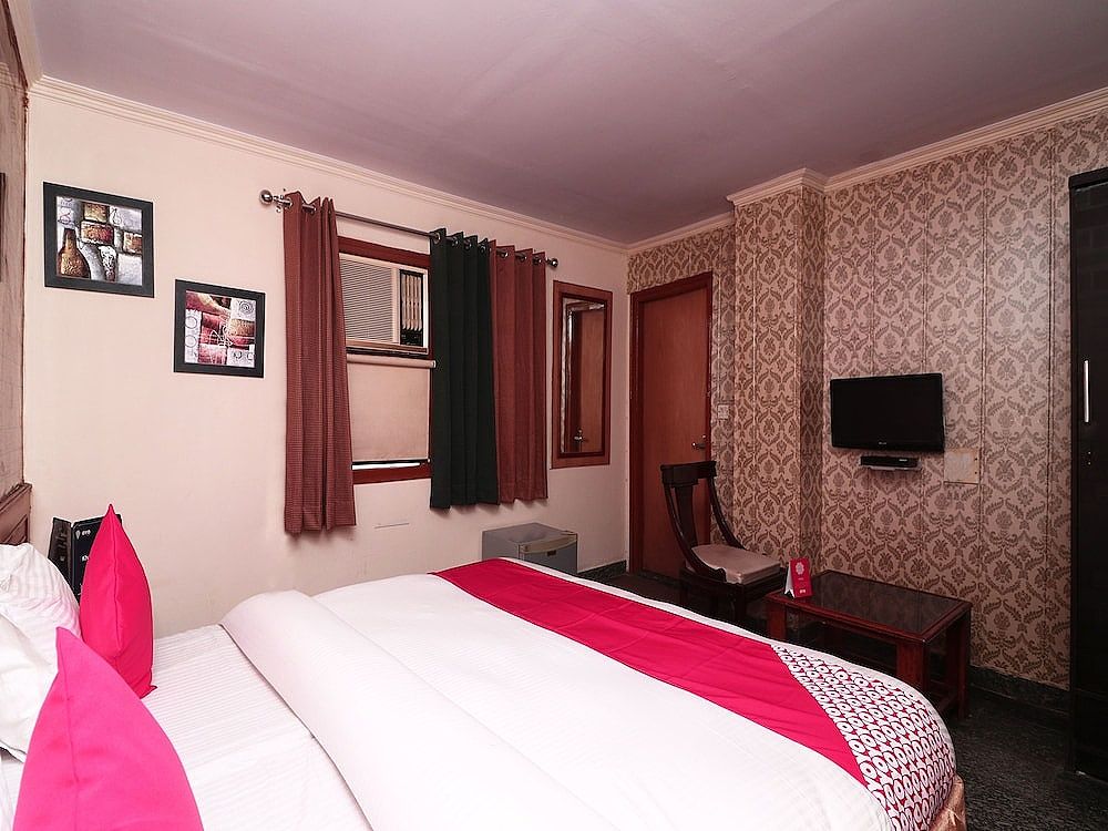 OYO 14931 Hotel Step In Double or Twin Room 12