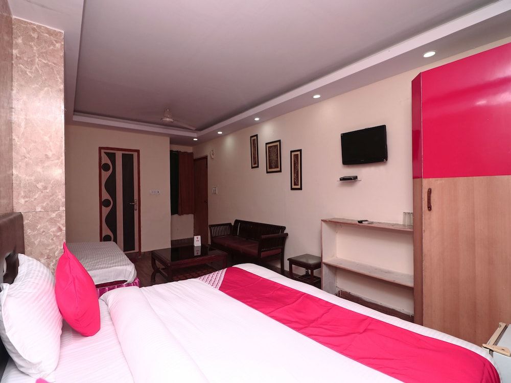 OYO 14931 Hotel Step In Double or Twin Room 6
