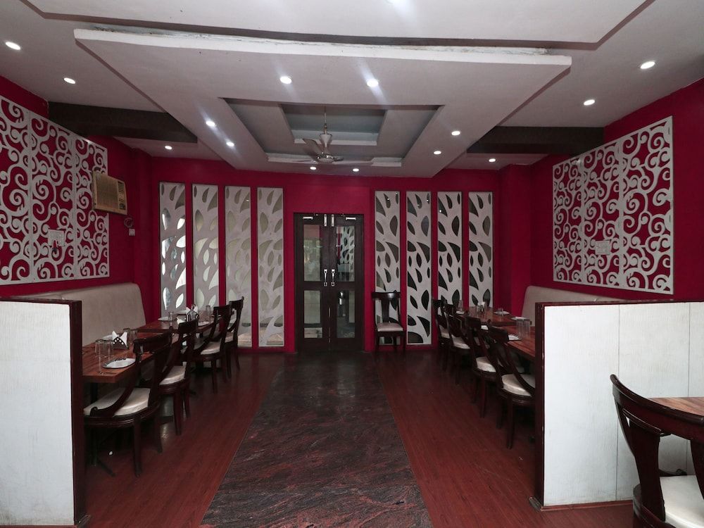 undefined OYO 14931 Hotel Step In 4