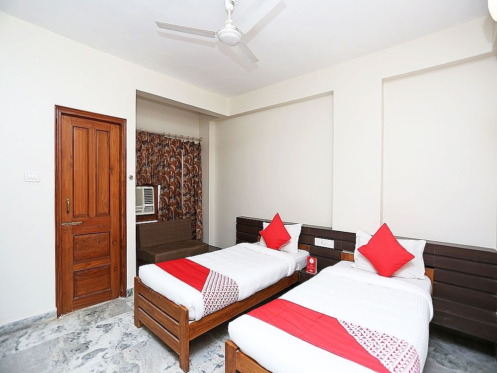 OYO 14577 Vijay Palace Deluxe Double or Twin Room 14