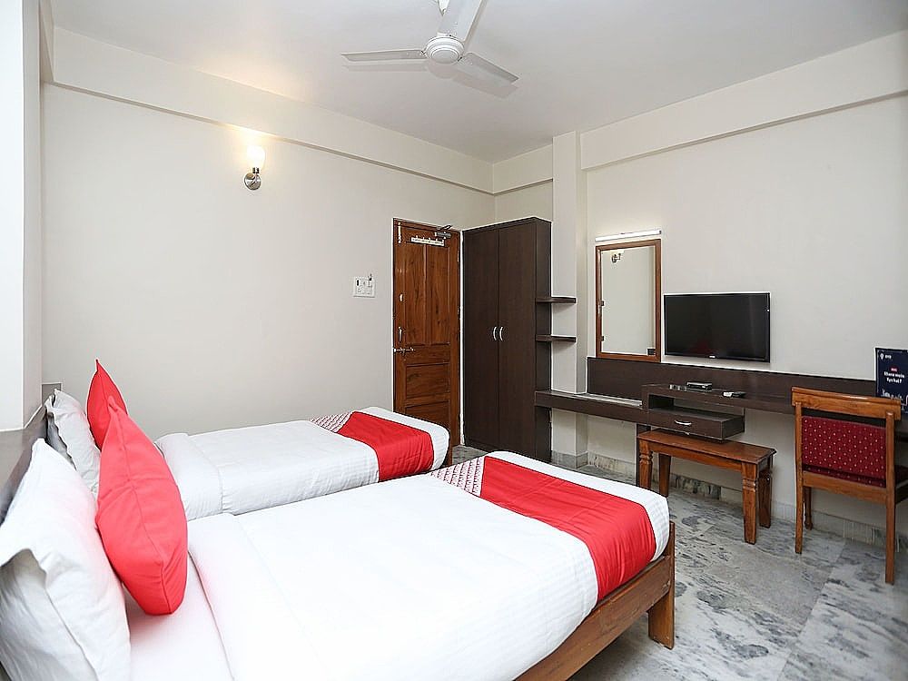 OYO 14577 Vijay Palace Deluxe Double or Twin Room 4