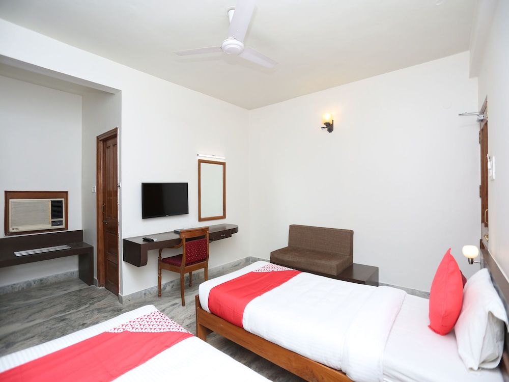 OYO 14577 Vijay Palace Deluxe Double or Twin Room 3