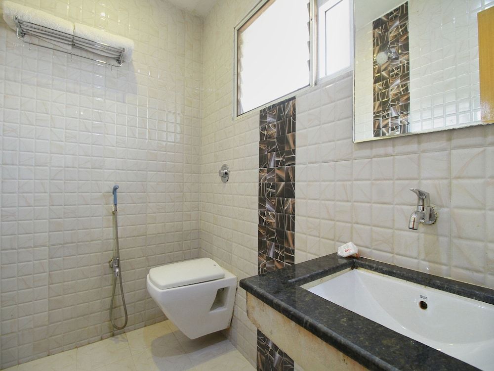 OYO 15948 Hotel Srees Double or Twin Room 16