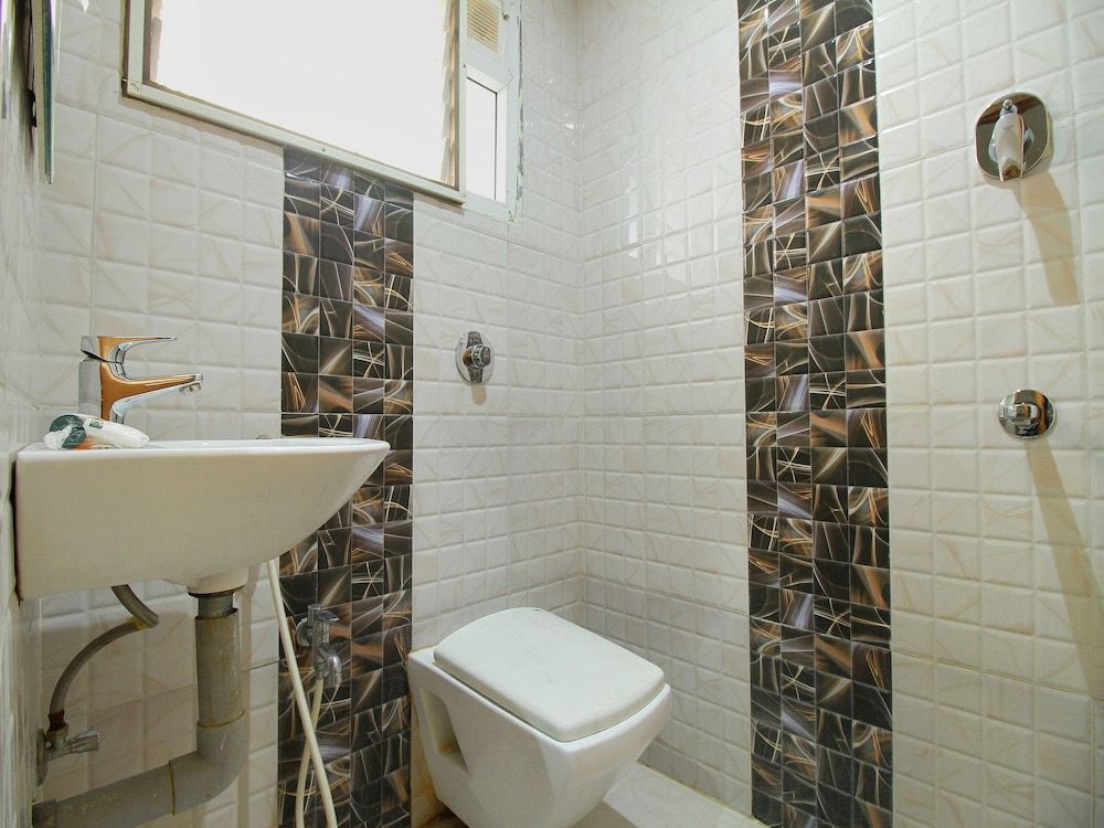 OYO 15948 Hotel Srees Double or Twin Room 17