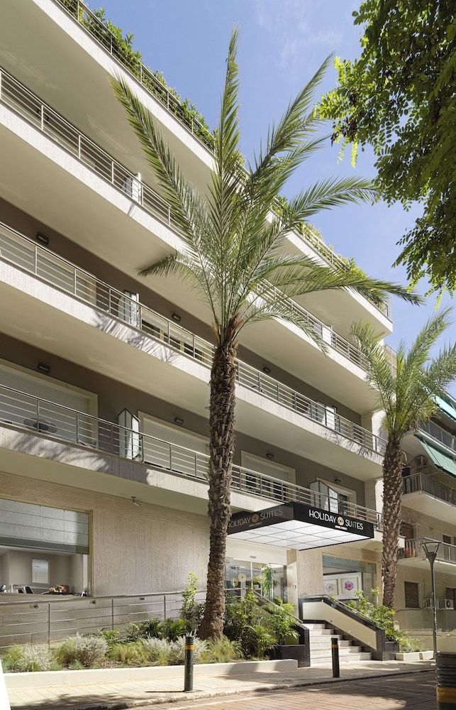 undefined Holiday Suites 3