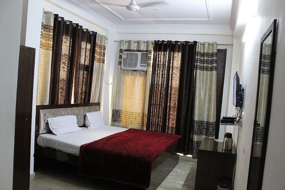undefined Hotel South Delhi Inn 9