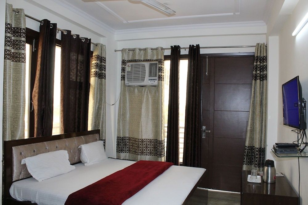 undefined Hotel South Delhi Inn 10