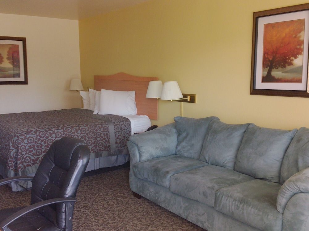 Sierra Inn Standard Room, 1 King Bed 7