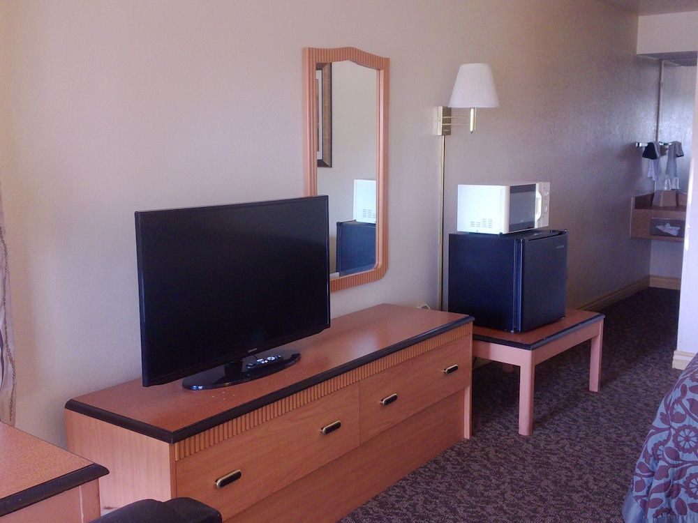 Sierra Inn Standard Room, 2 Queen Beds 28