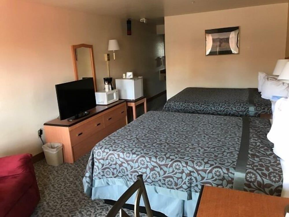 Sierra Inn Standard Room, 2 Queen Beds 2